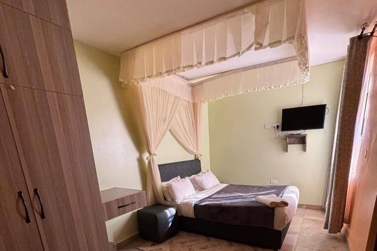 Executive Double Room, City View | Free WiFi, bed sheets