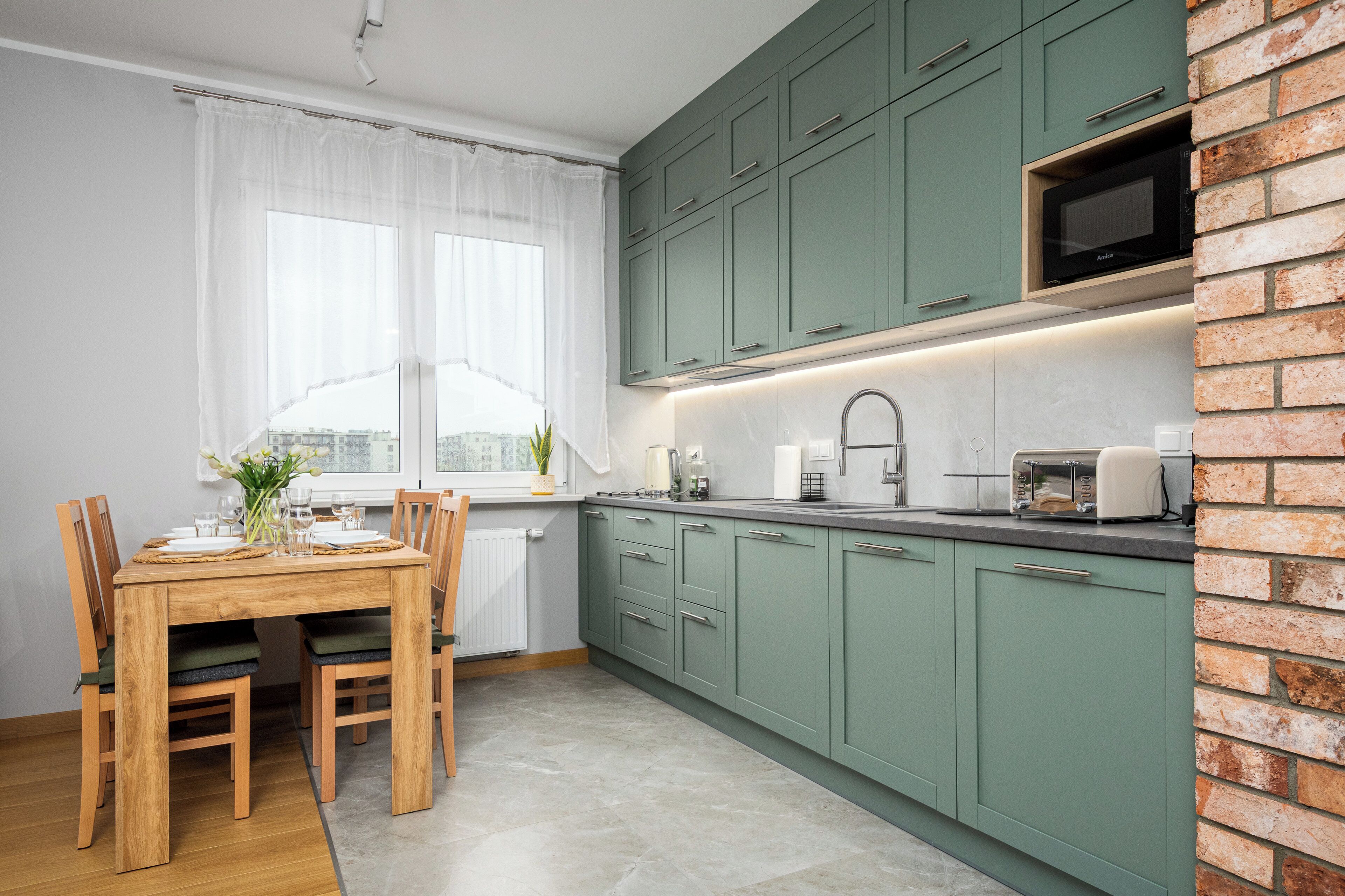 Apartment (57) | Eigene Küche | Kühlschrank, Herdplatte, Wasserkocher, Kochgeschirr/Geschirr/Besteck