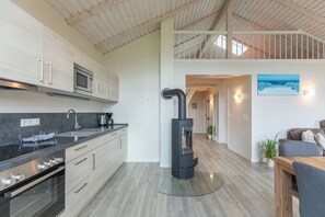 Fridge, microwave, oven, stovetop - Vacation home "Bai E Dik 20" in Dagebüll for up to 4 people (Dagebüll)