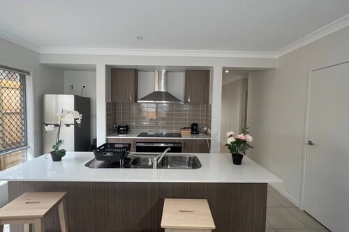 4 Bedroom House, Master with ensuite and A/C
