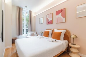 Iron/ironing board, free WiFi - LX 11 Beaumarchais (Paris)