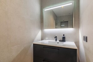 Free toiletries, towels, soap, shampoo