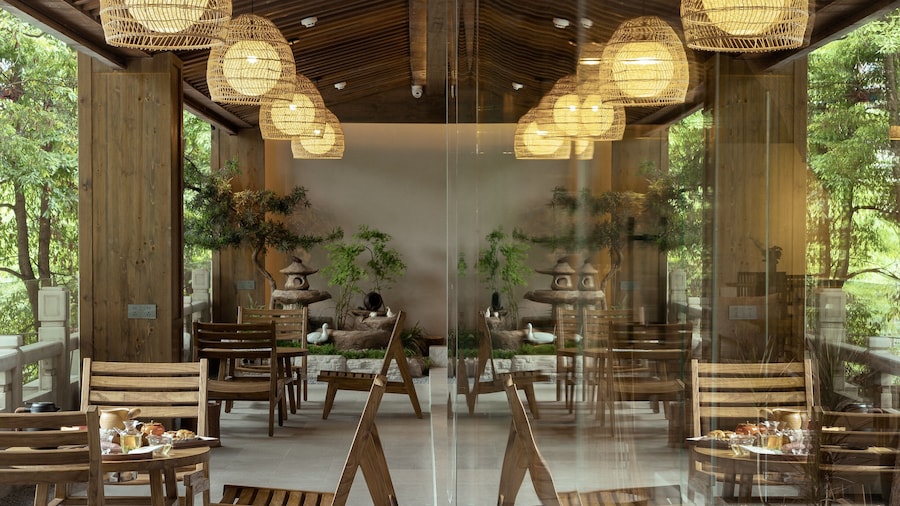 Shishe Spring Designer Homestay