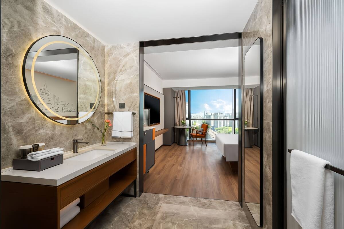 Basic Single Room, City View | Free WiFi