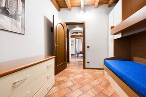 Bügeleisen/Bügelbrett, WLAN, Bettwäsche