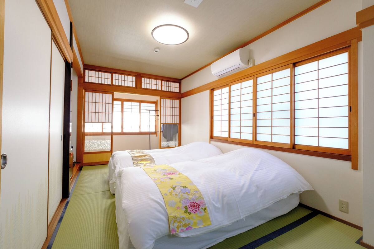 Superior Twin Room, City View | In-room safe, blackout drapes, free WiFi