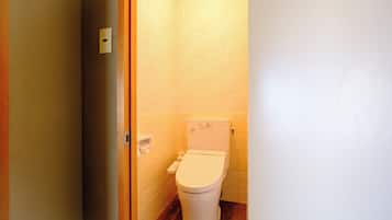 In-room safe, blackout curtains, free WiFi, bed sheets