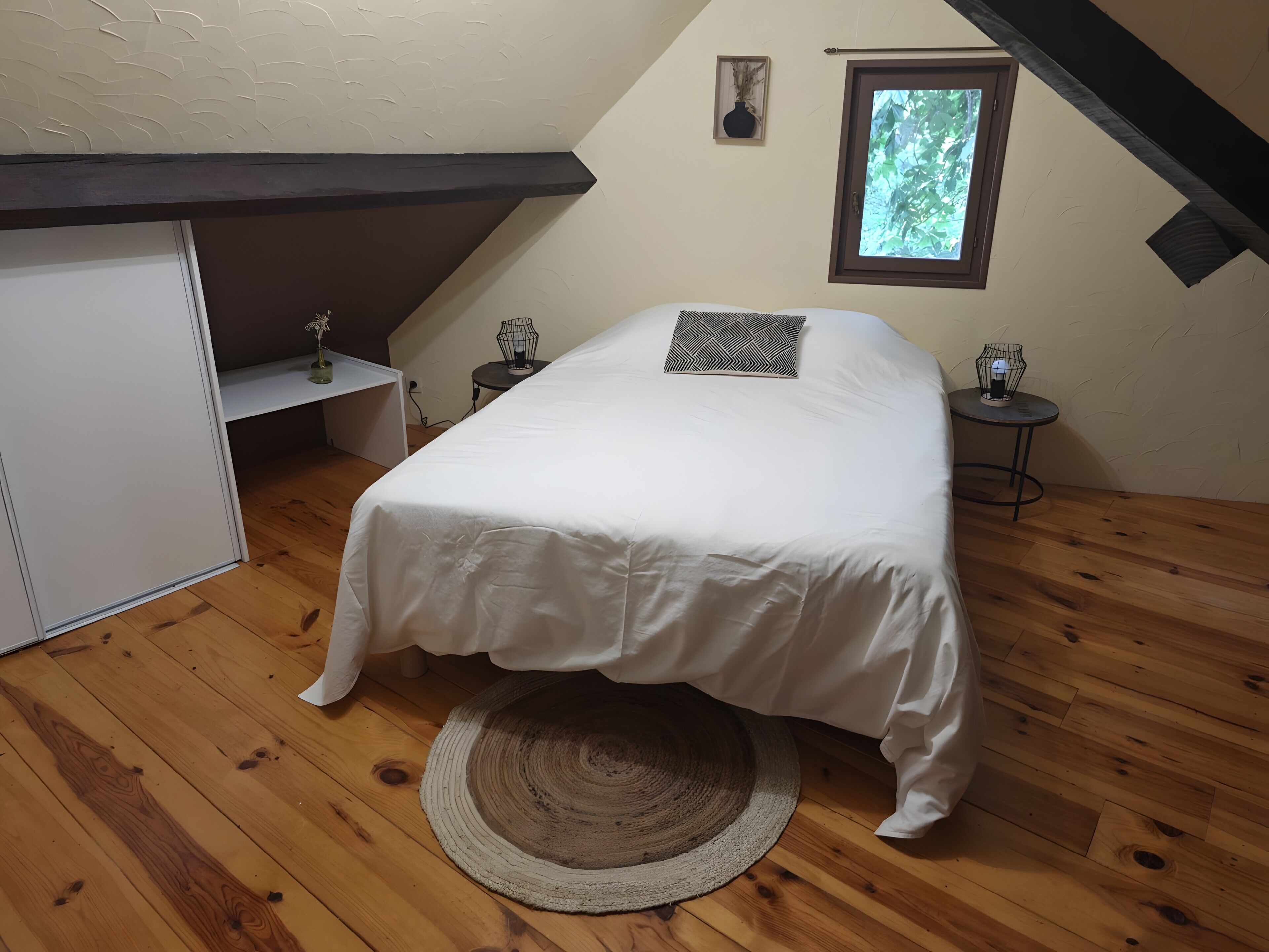 4 slaapkamers, een strijkplank/strijkijzer, wifi, beddengoed