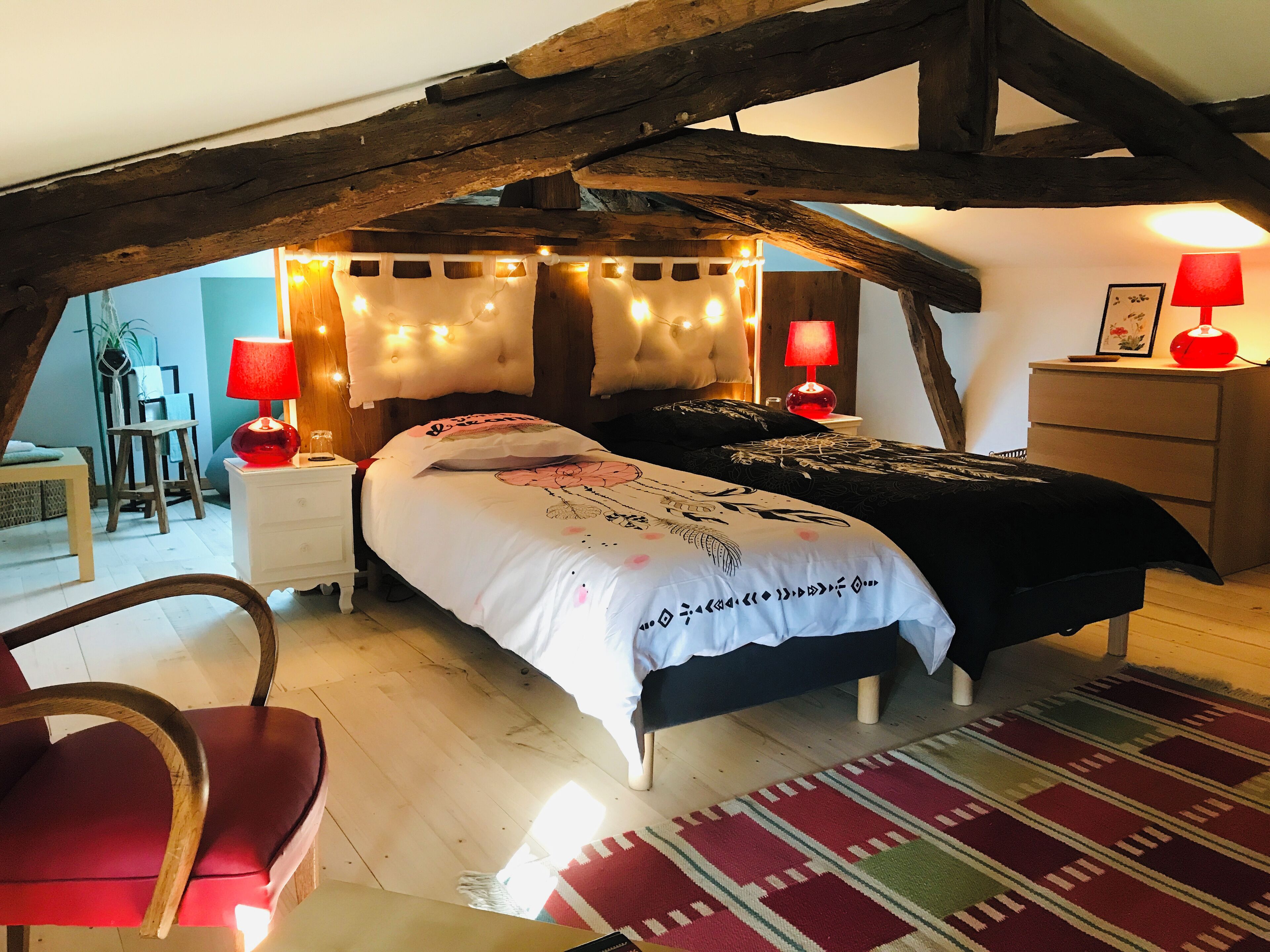 2 chambres, coffres-forts dans les chambres, bureau