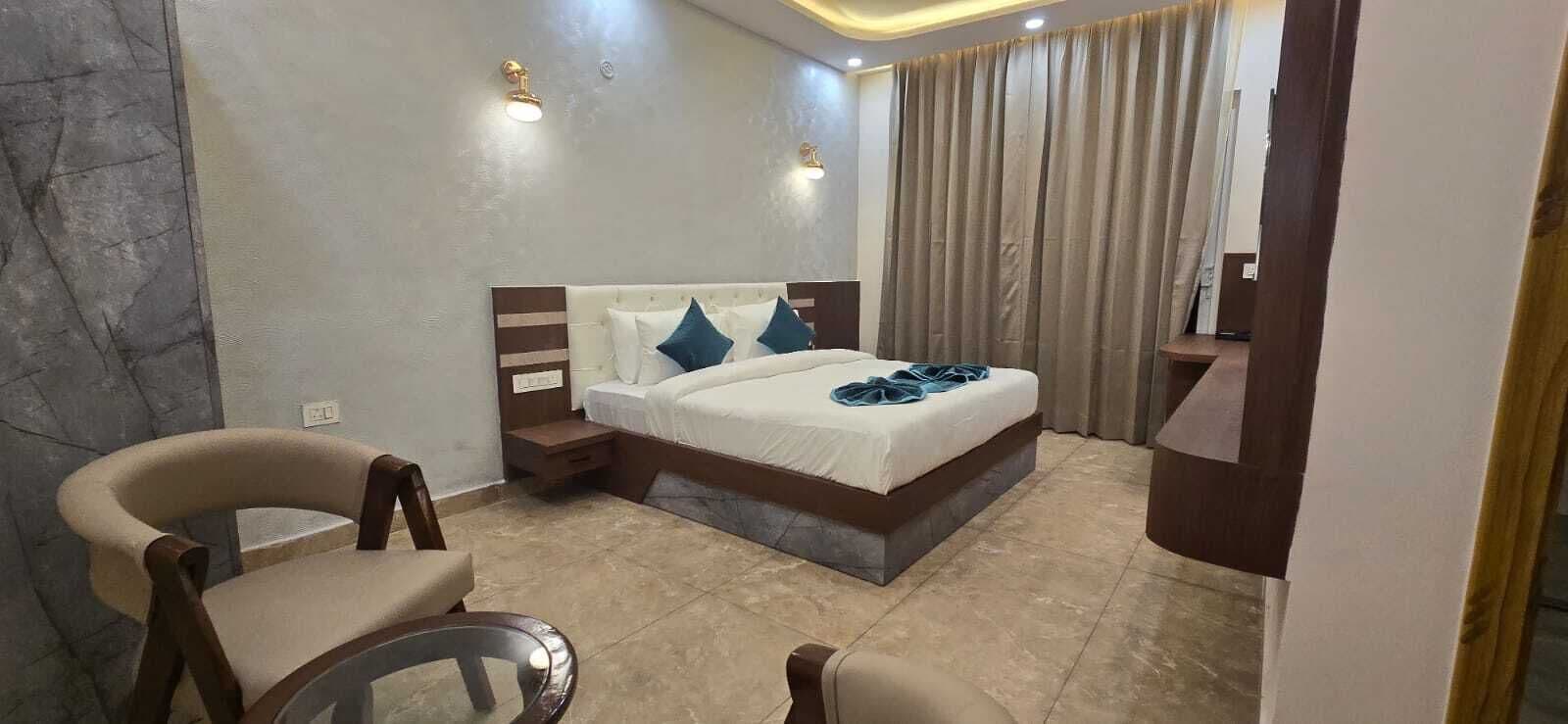 Family Suite, Balcony, Garden View | Premium bedding, down comforters, memory foam beds, minibar