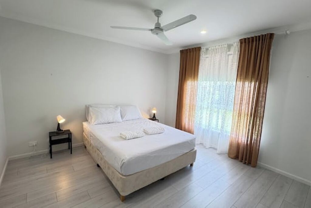 مكواة/لوح كي وواي فاي وملاءات أسرّة