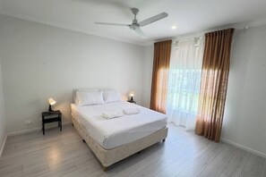 Fer et planche à repasser, Wi-Fi, draps fournis