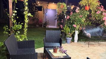 Apartment, 1 Bedroom, Smoking, Garden View | Ruang Istirahat