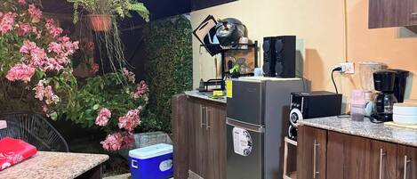 Departamento, 1 habitación, para fumadores, vista al jardín | Cocina privada