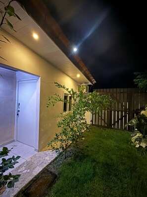 Apartment, 1 Bedroom, Smoking, Garden View | Kawasan hartanah