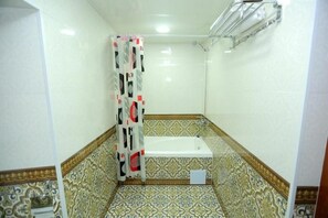Comfort Suite | Bathroom - Muso To'ra Hotel (Khiva)