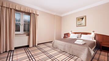 Apartamento Deluxe | Escritorio y espacio para trabajar con un portátil