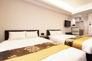 Comfort Quadruple Room | Free WiFi, bed sheets - Tabi and.-light-hakata01 (Fukuoka)