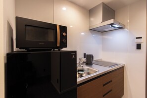 Deluxe Studio Suite | Free WiFi, bed sheets - Tabi and.-light-hakata01 (Fukuoka)