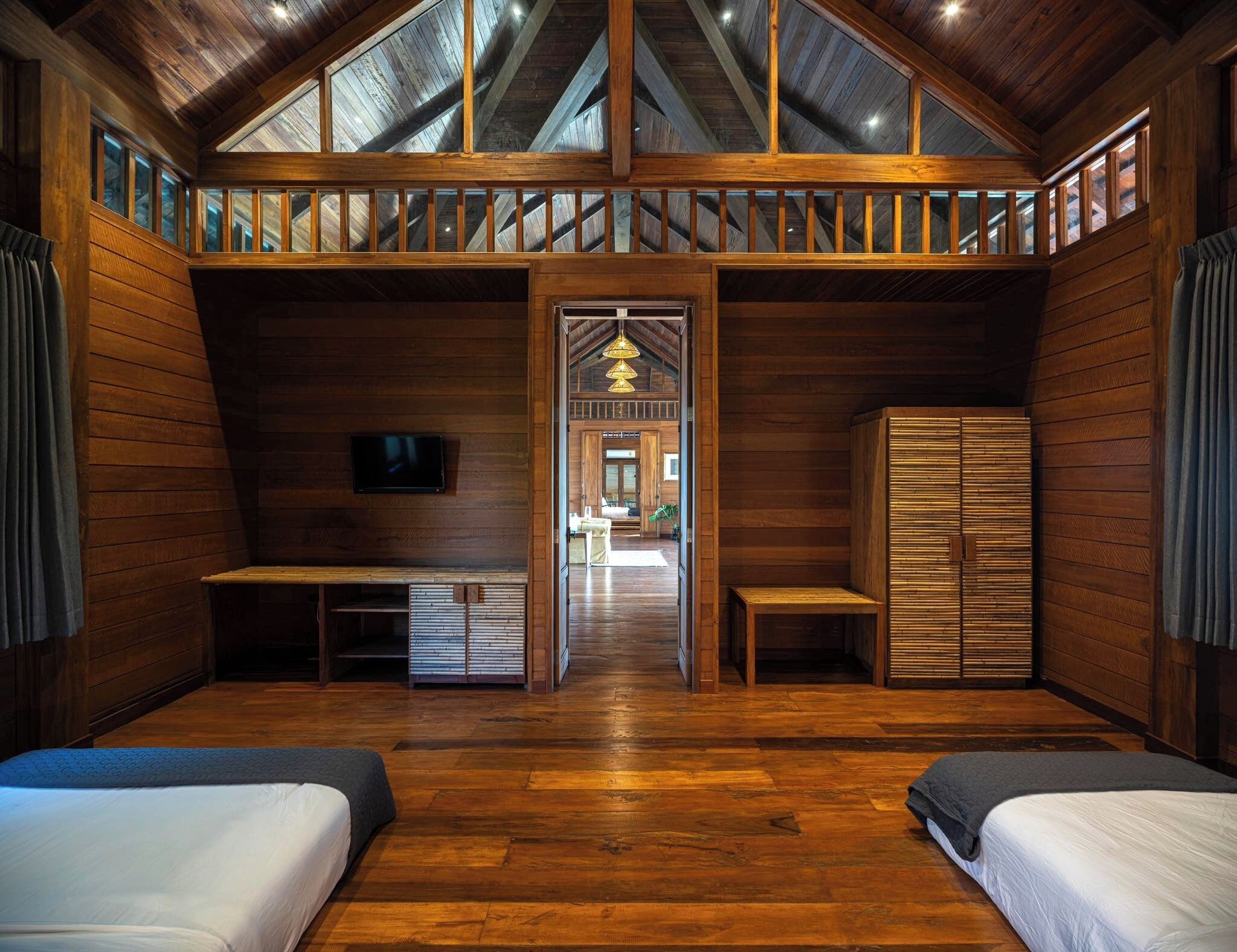บ้านพักสำหรับครอบครัว, วิวแม่น้ำ | มินิบาร์ฟรีบางอย่าง, ตู้นิรภัยในห้องพัก, โต๊ะทำงาน, ผ้าม่านกันแสง