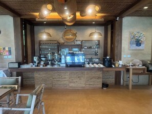 Tempat makan outdoor