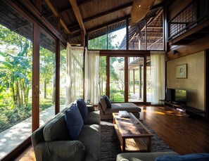 Family House, River View | Living area | Smart TV - Nachan The Antique Courtyard (Chiang Khan)