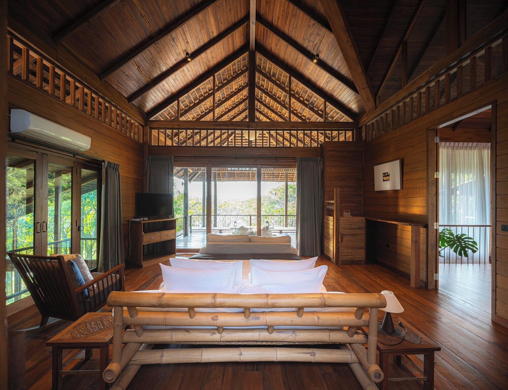 Casa familiar, vista al río | Artículos del minibar gratis y caja de seguridad en la habitación 