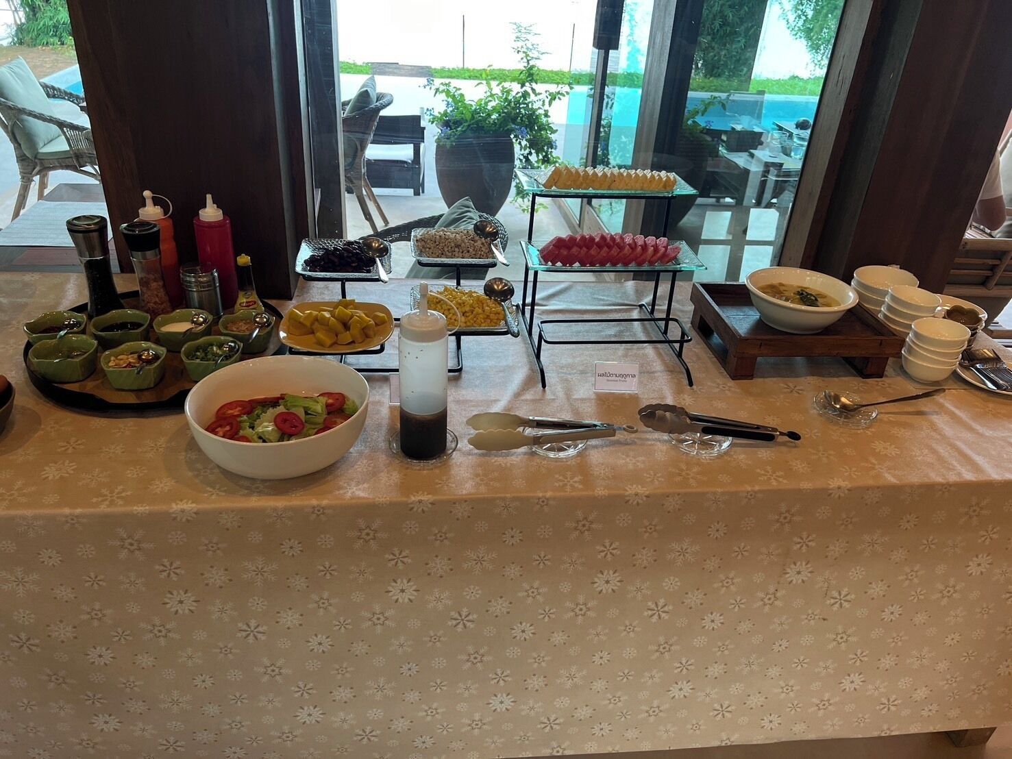 朝食ビュッフェ