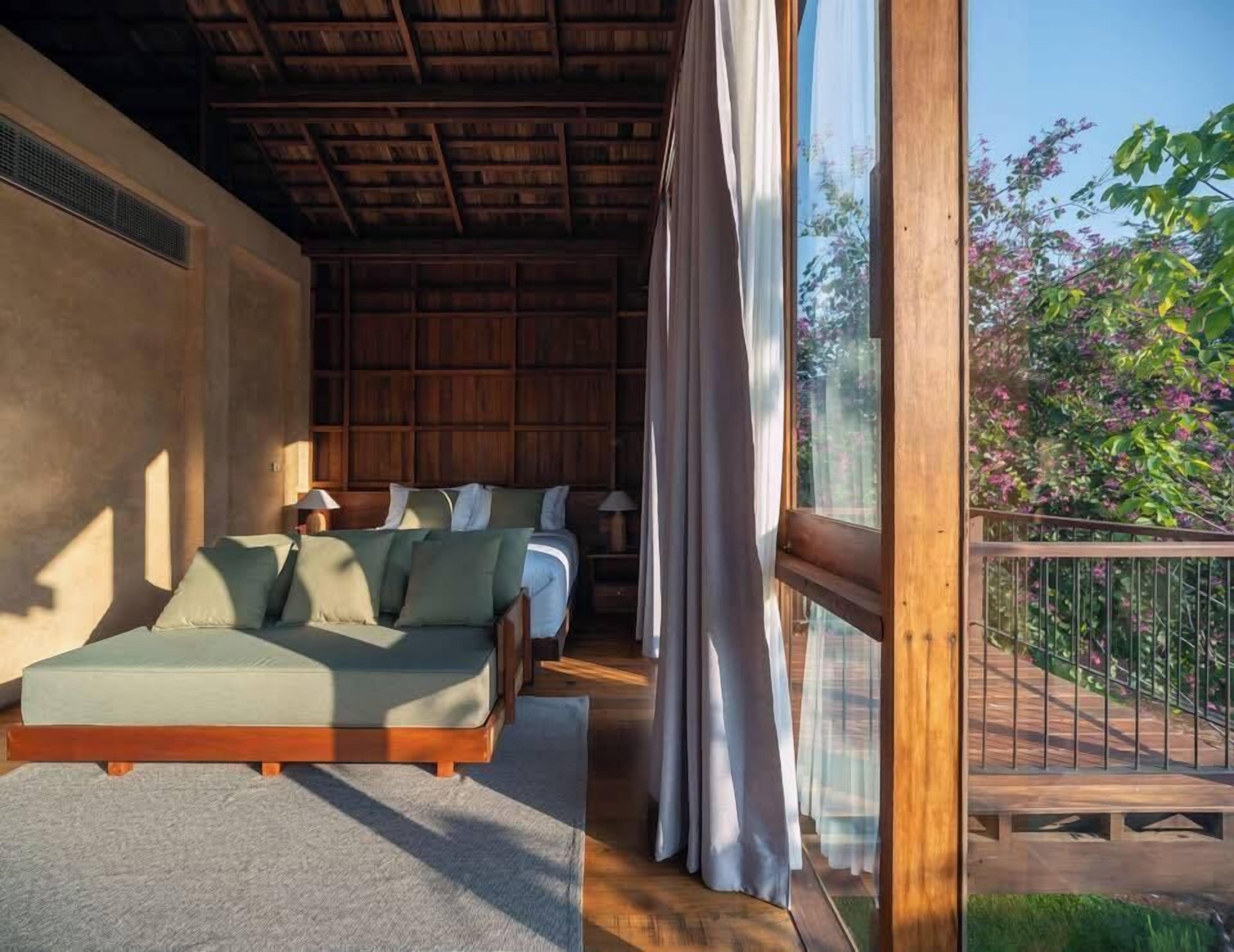 Sviitti, lanai, jokinäköala | Minibaari (osa tuotteista ilmaisia), tallelokero huoneessa, työpöytä