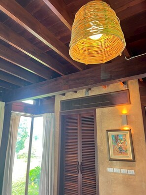 Casa | Bany | Banyera i dutxa independents i articles de tocador gratuïts