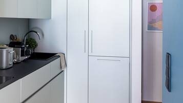 Premium-Studiosuite, Nichtraucher, Balkon | Eigene Küche | Kühlschrank, Mikrowelle, Herdplatte, Geschirrspüler