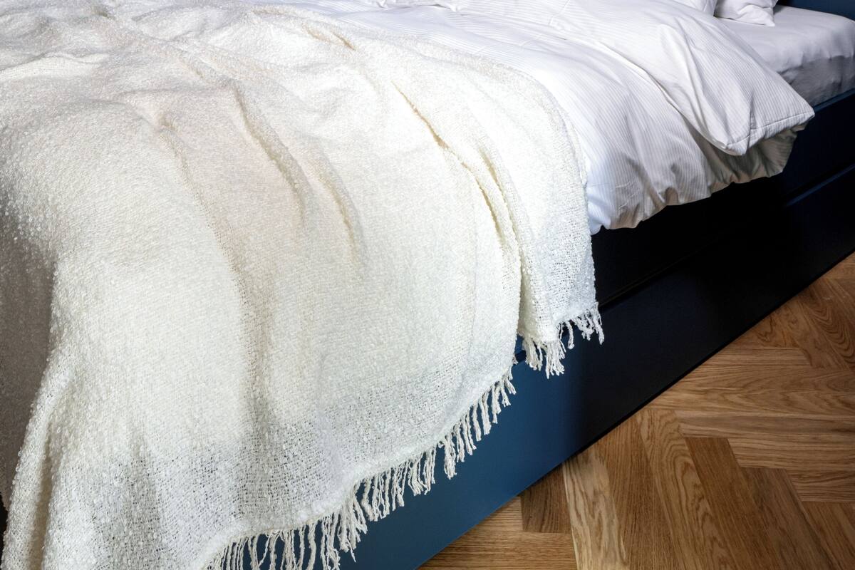 Desk, laptop workspace, free WiFi