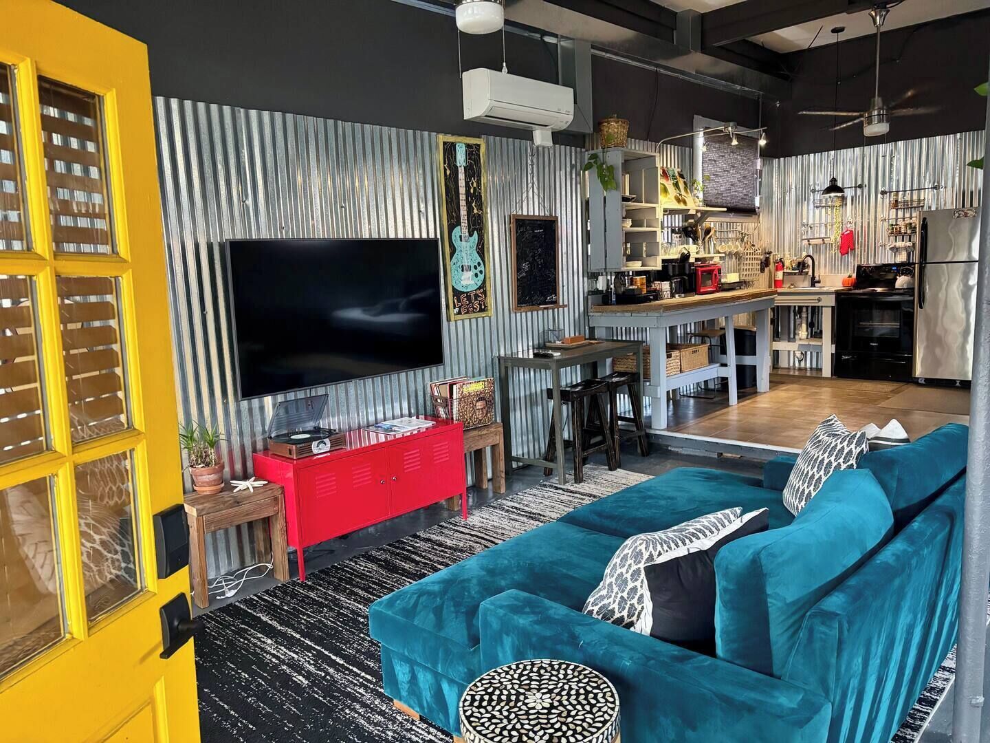 TV, offices