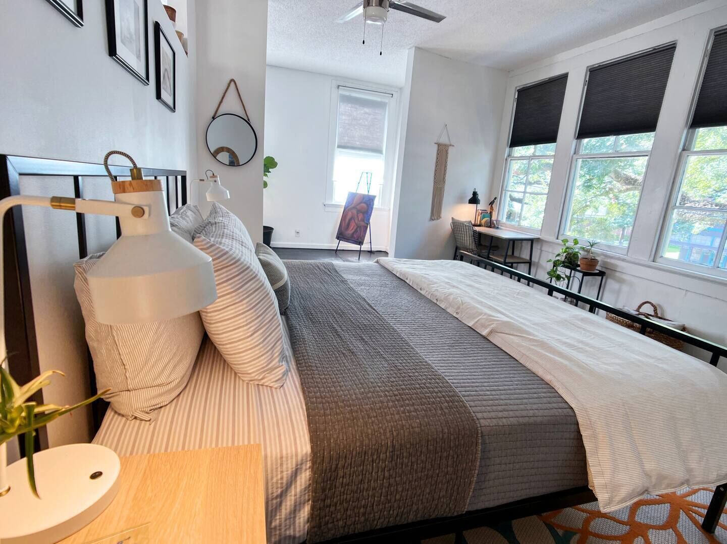 1 slaapkamer, een strijkplank/strijkijzer, gratis wifi, beddengoed