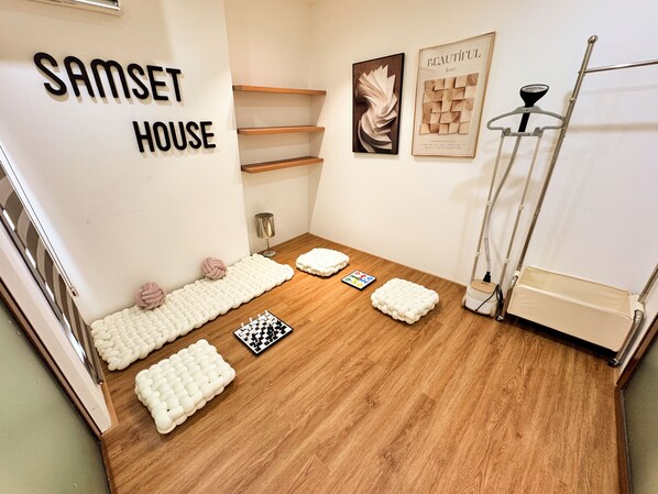 Penthouse Mewah, balkon, pemandangan kota | Meja kerja, ruang kerja ramah laptop, dan Wi-Fi gratis