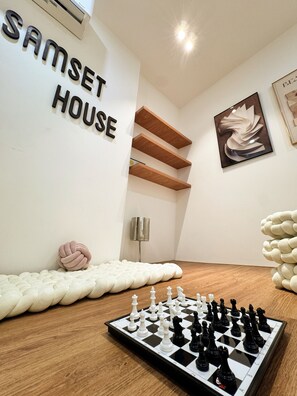 Penthouse Mewah, balkon, pemandangan kota | Meja kerja, ruang kerja ramah laptop, dan Wi-Fi gratis