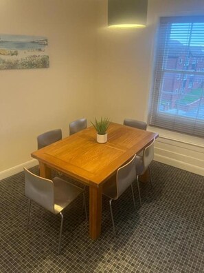 Dining - Church View Apartment - Nelson's Retreat (Great Yarmouth)