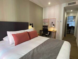 2 slaapkamers, een strijkplank/strijkijzer, wifi, beddengoed