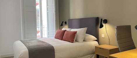 2 chambres, fer et planche à repasser, Wi-Fi, draps fournis