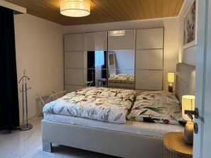 1 chambre, lit parapluie, Wi-Fi, draps fournis