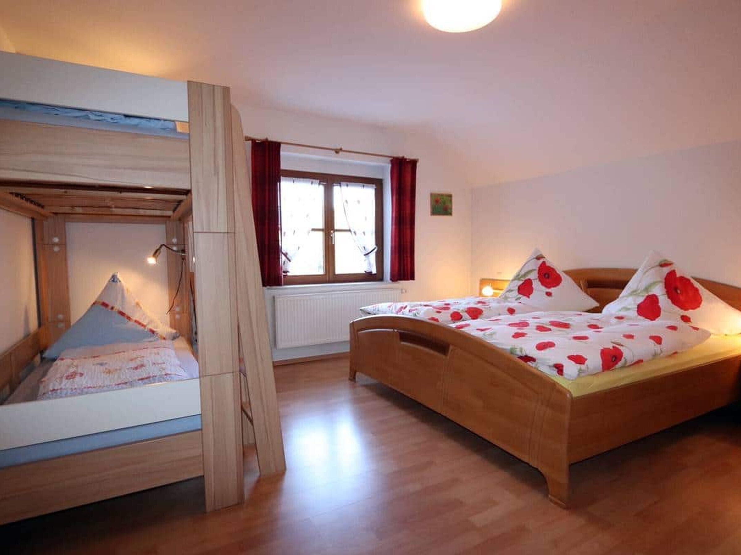 2 室のベッドルーム、WiFi、ベッドシーツ