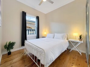 3 habitaciones y espacio para trabajar con laptop 