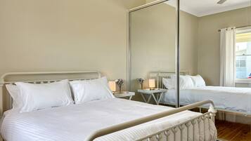 Apartment | 3 bedrooms, laptop workspace, iron/ironing board, bed sheets