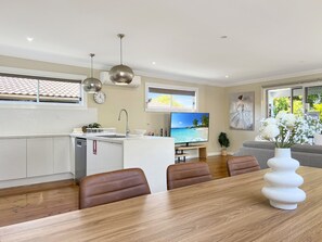 Apartment | Dining - 3-bed Coastal Haven With Alfresco Dining & BBQ (Newcastle)