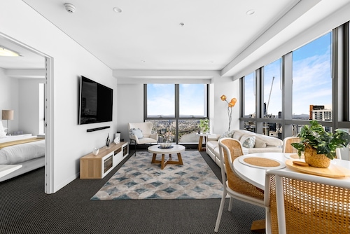 Stunning River View 2-bed With Pool