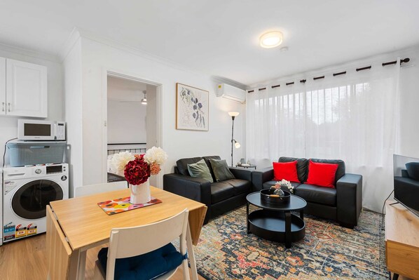 Apartment | Interior - Comfortable 1-bed Retreat Near Canberra City (Canberra)