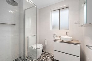 Apartment | Bathroom