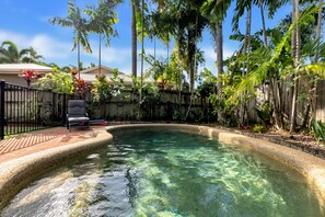 Pool - 3-bed Family Home With Pool & BBQ by the Beach (Cairns)