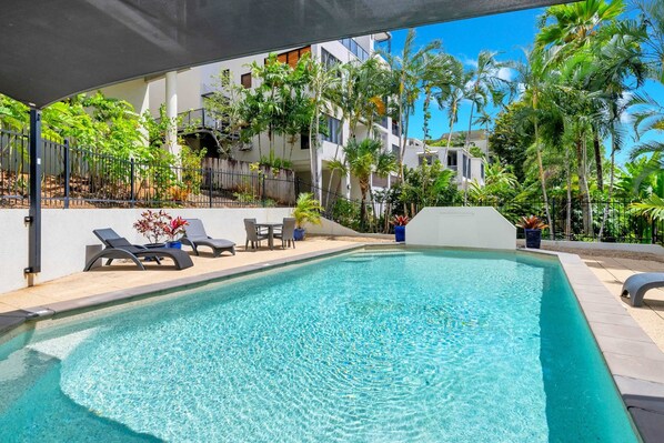 Apartment | Pool | Outdoor pool - Beachfront 3-bed With Pool & Stunning Ocean Views (Cairns)