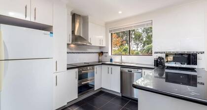 Spacious and Restful Holiday Home With Backyard